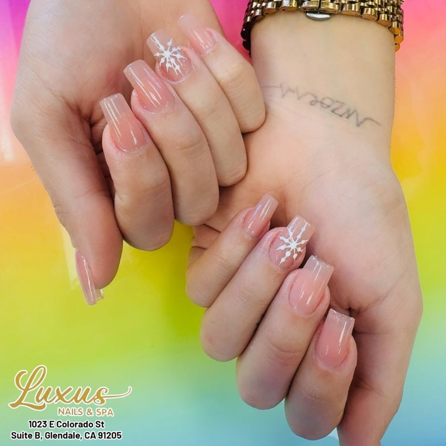 Christmas Nails That Sparkle All Season at Luxus Nail Spa